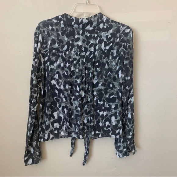 Cloth & Stone Anthropologie Leopard Print Button Tie Front Top size M - Picture 2 of 7